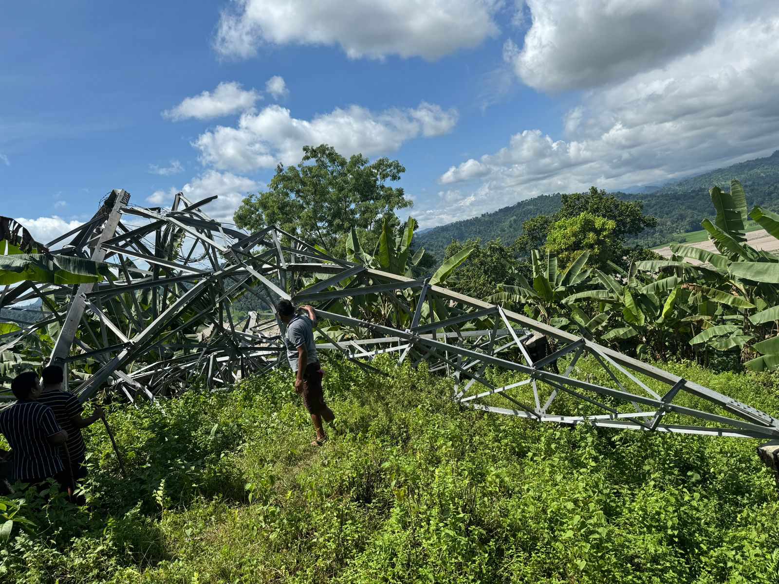 काबेली करिडोर प्रसारण लाइनका चारवटा टावरमा क्षति, १८५ मेगावाट विद्युत उत्पादन बन्द