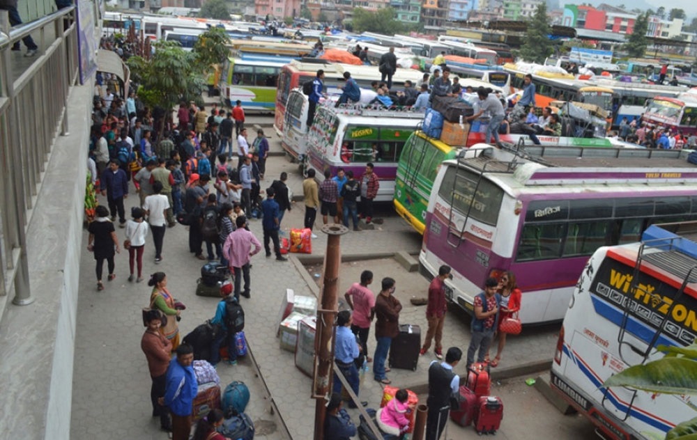 दशैमा राजधानी छोड्नेको संख्या आधाले घट्यो