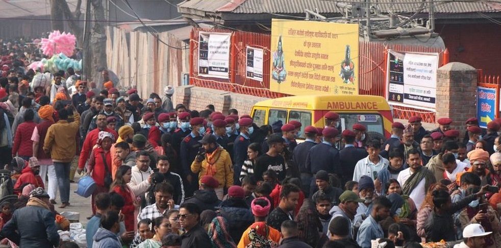 पशुपतिनाथ मन्दिर परिसरबाट ७५ जना पक्राउ