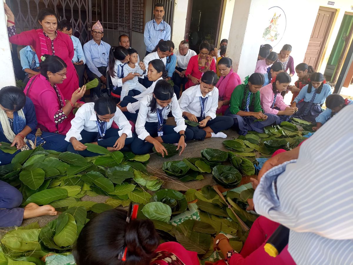 विद्यार्थीलाई जीवनोपयोगी सीप प्रदान