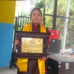 एसईई परिक्षामा ४ विपिए ल्याई जिल्ला प्रथम हुने छात्रा साेनिया तामाङ सम्मानित