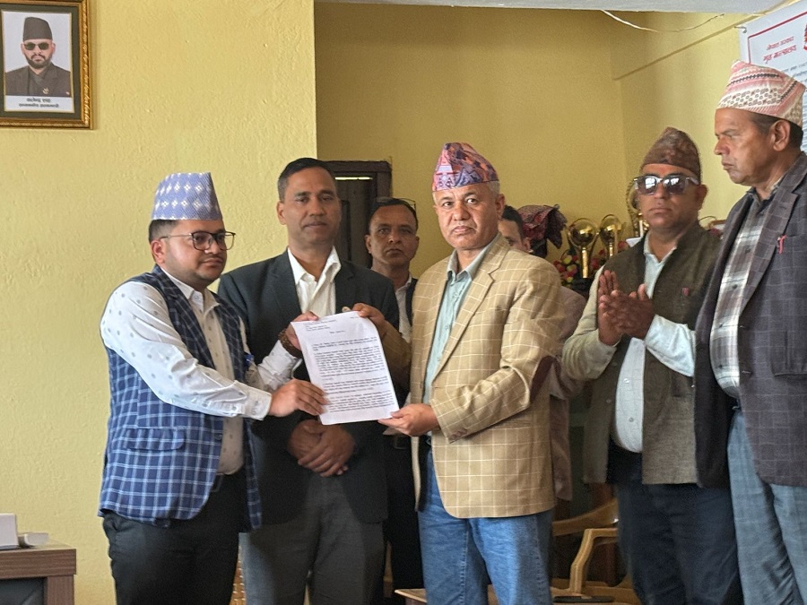 विपक्षी राजनीतिक दलहरुद्वारा प्रधानमन्त्रीलाई ज्ञापन पत्र