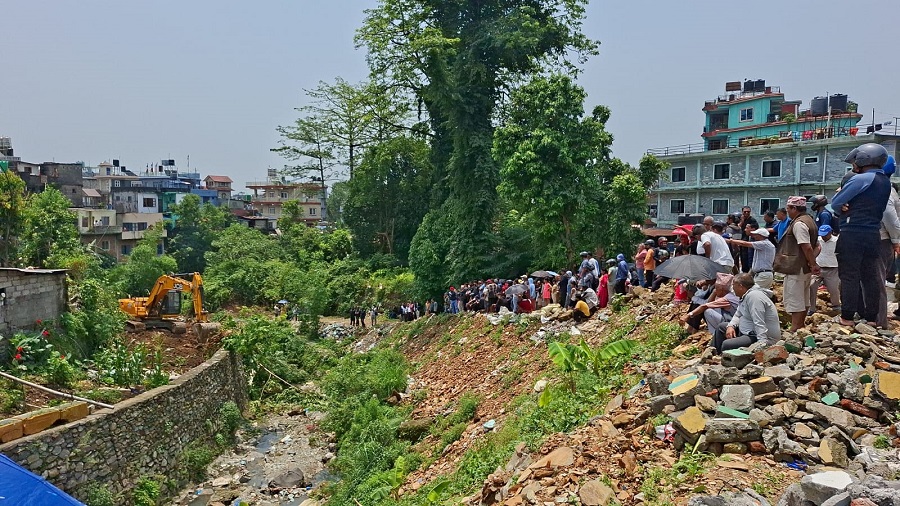 पैँतीसदिने सूचनाको तीन वर्षपछि बल्ल चल्यो फिर्केमा डोजर