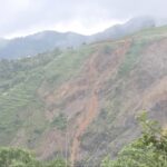 राम्चे गाउँमा जमिन चिरियो, सुरक्षित स्थलमा सर्न आग्रह